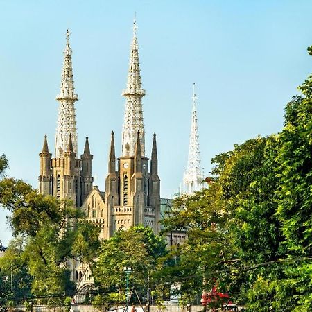 Hi Hotel Senen Джакарта Экстерьер фото