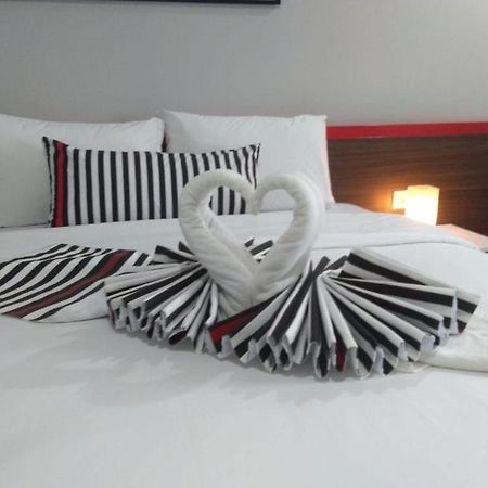 Hi Hotel Senen Джакарта Экстерьер фото
